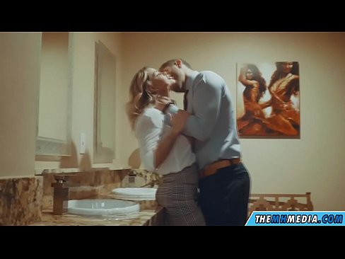 ❤️ Wanneer een rondborstige blondine je verleidt in een openbaar toilet ☑ Anal porno at us nl.tubsexer-porn.ru ☑